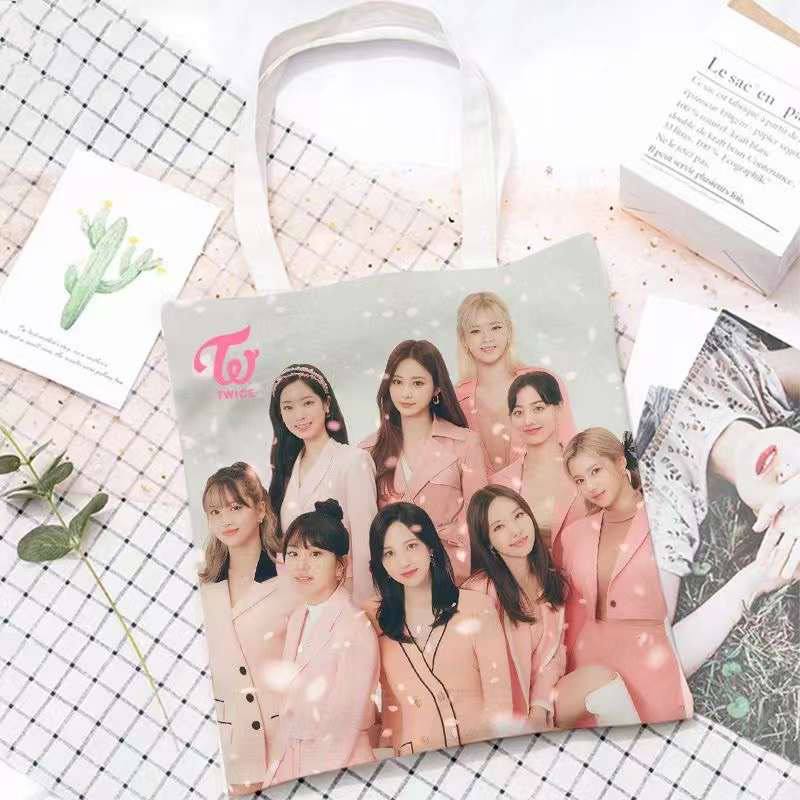 Twice توت باك فرقة