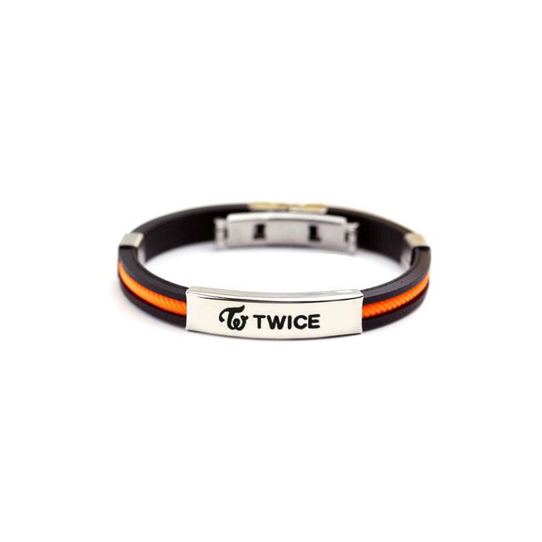 Twice سوار فرقة