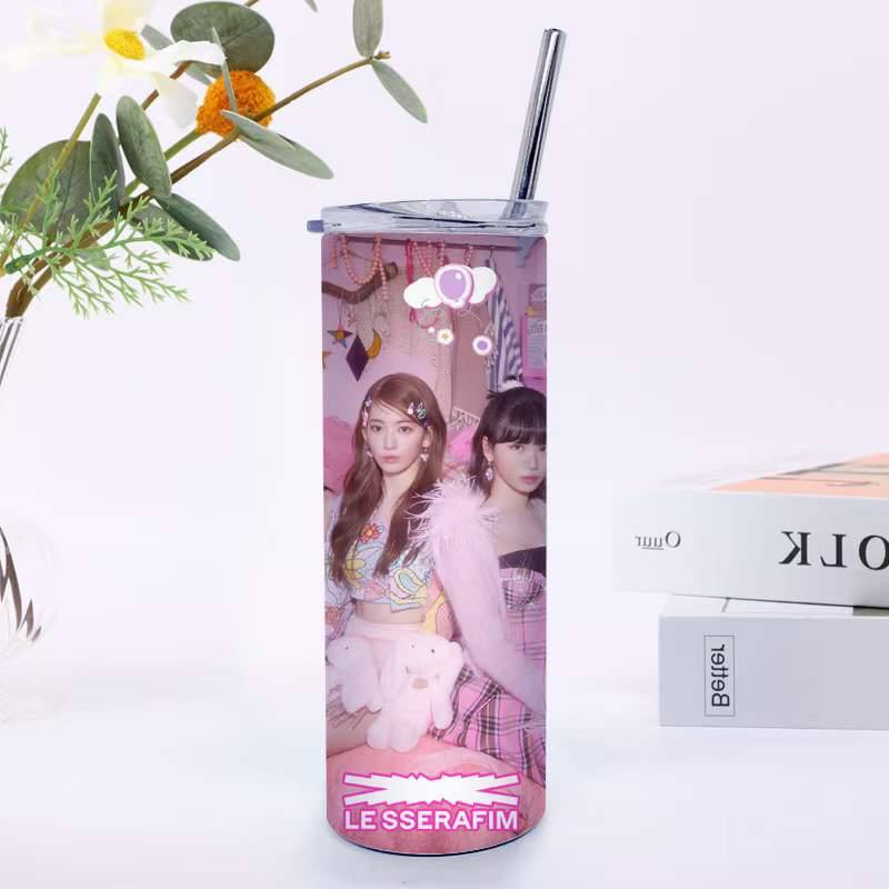 LE SEERAFIM مطارة فرقة