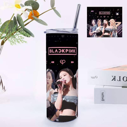 BLACKPINK مطارة فرقة
